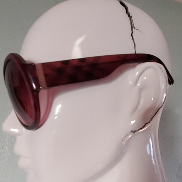 Burberry sunglasses - Picture 3 of 8